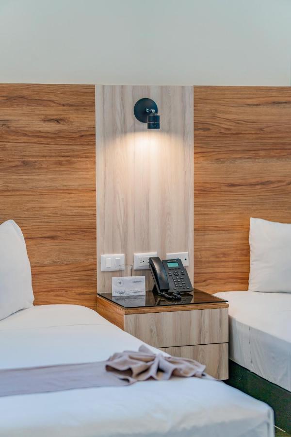 Hotel Central Merida By Kavia Bagian luar foto